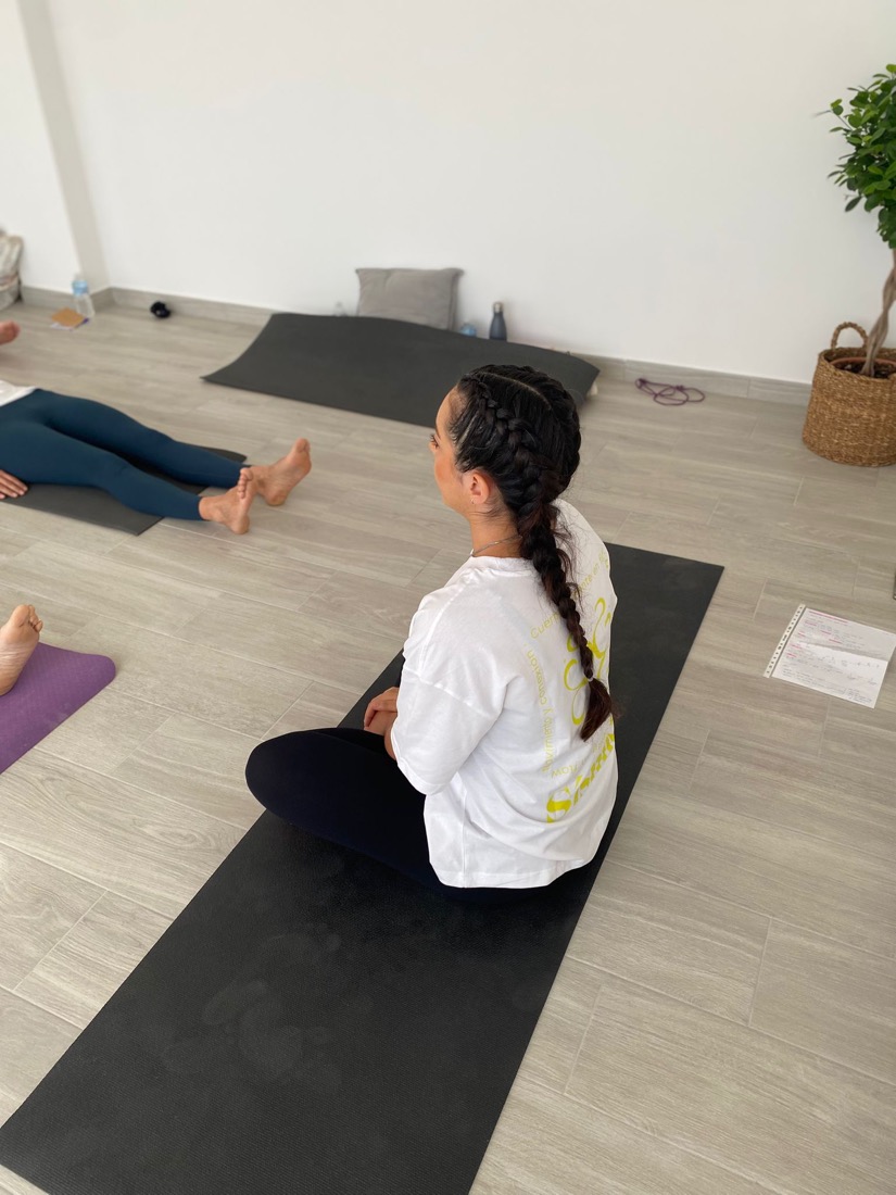 Clase de fisioyoga en Sísmica, Roquetas de Mar